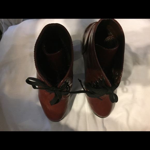 Beautiful lace-up ankle boots - Picture 2 of 3